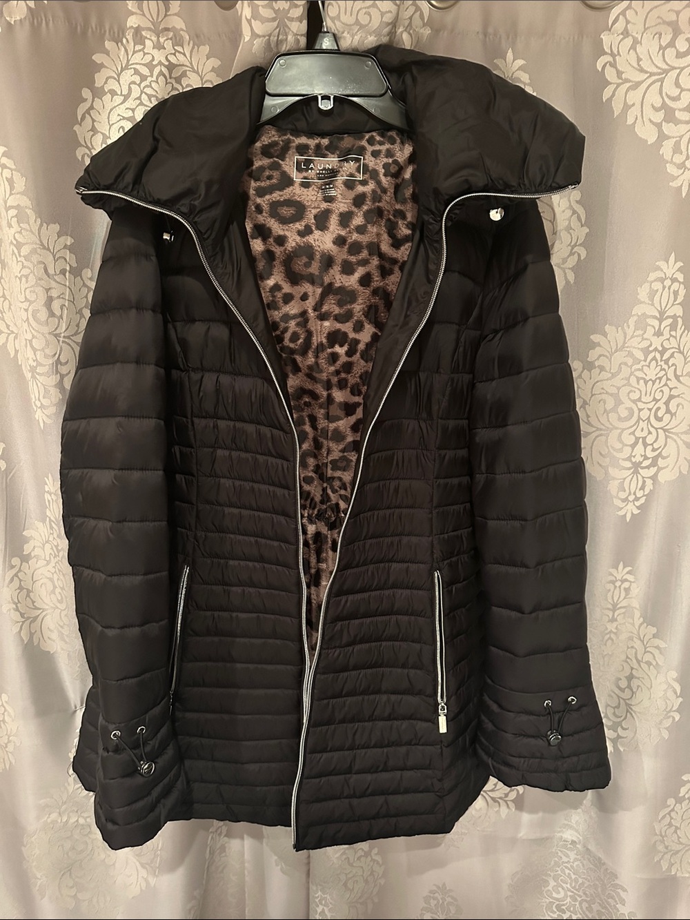 Laundry By Shelli Segal Black Quilted Puffer Coat with Leopard Lining